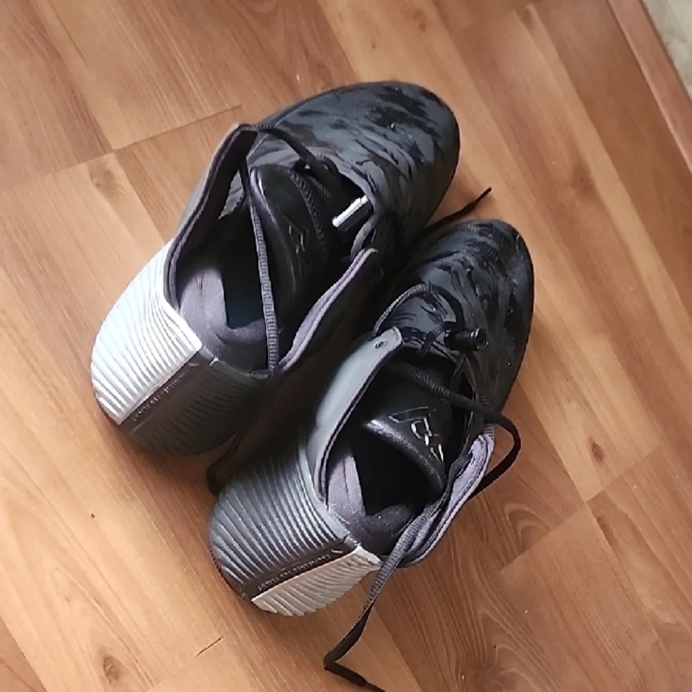 Jordan sleek sneakers